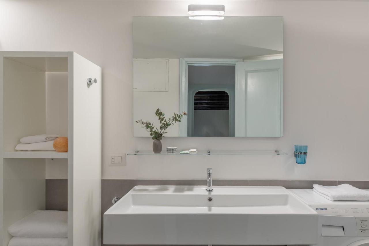 Iflat Pantheon Historic Two-Story Apartment Roma Esterno foto