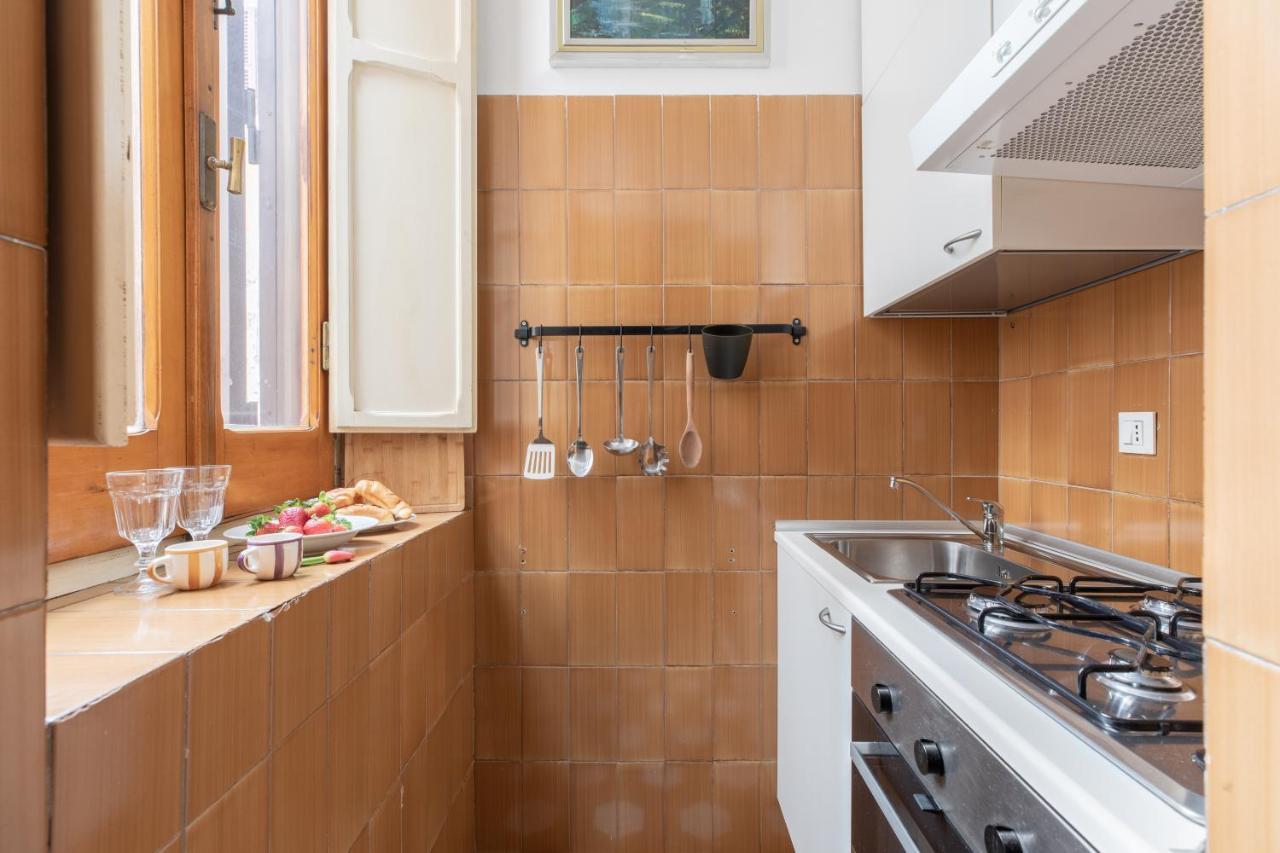 Iflat Pantheon Historic Two-Story Apartment Roma Esterno foto