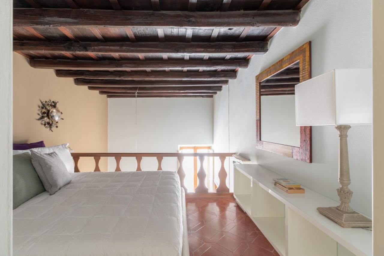 Iflat Pantheon Historic Two-Story Apartment Roma Esterno foto