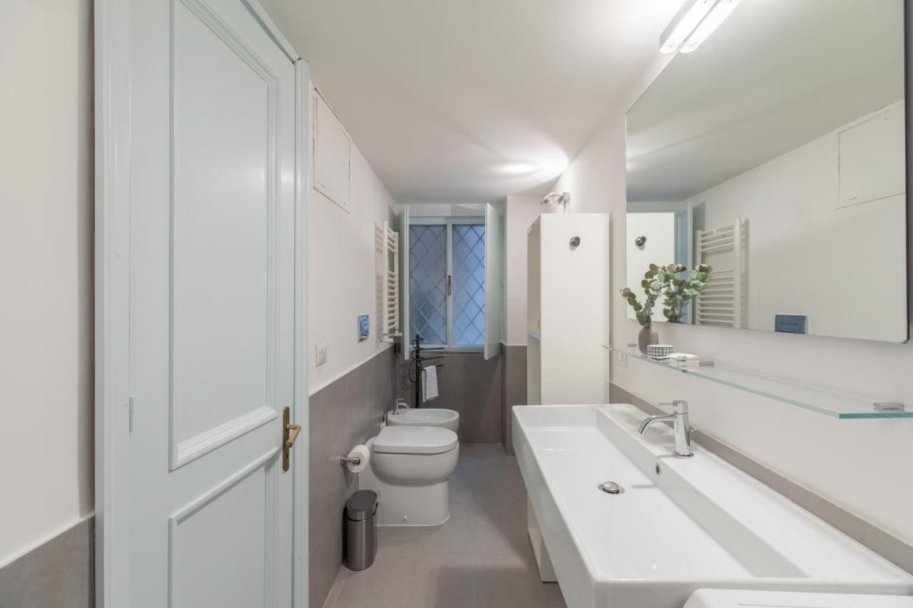 Iflat Pantheon Historic Two-Story Apartment Roma Esterno foto